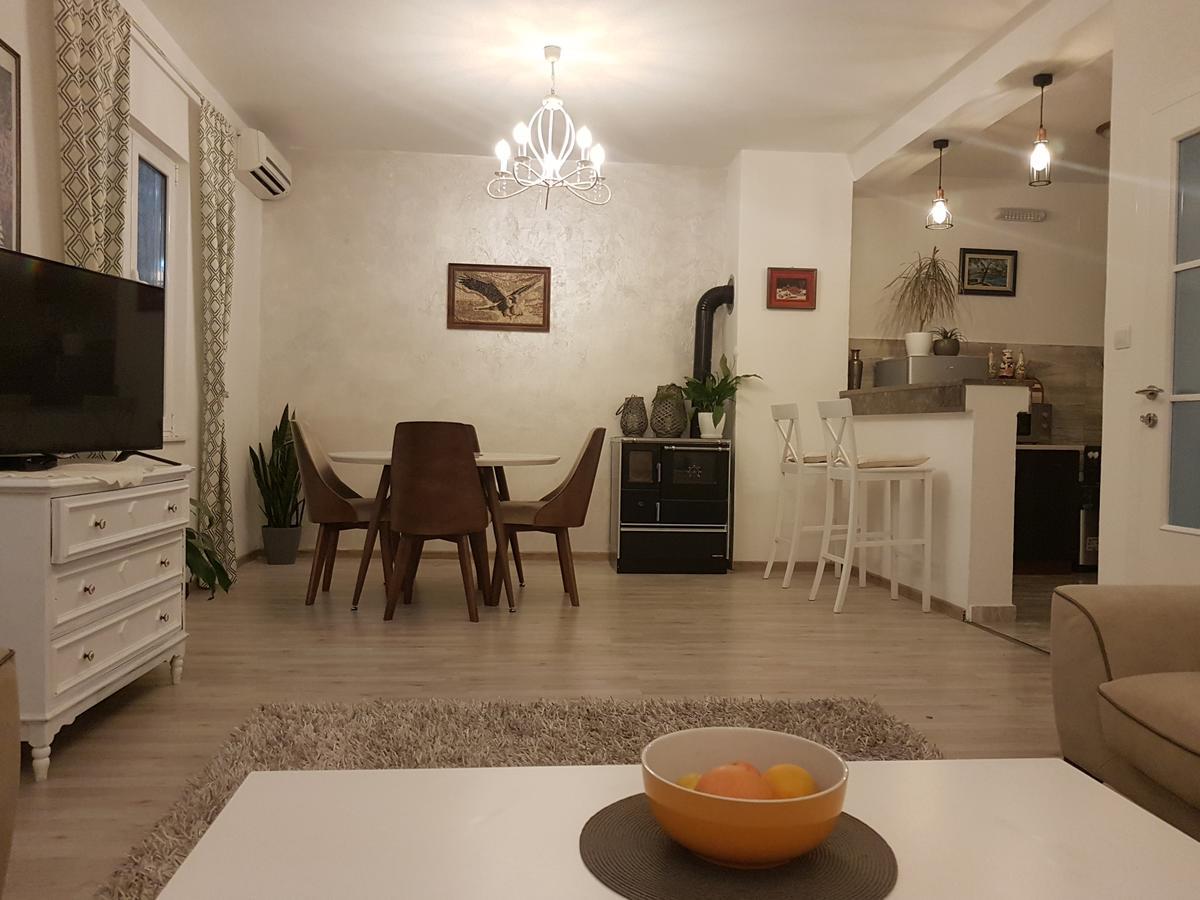 דירה Peda